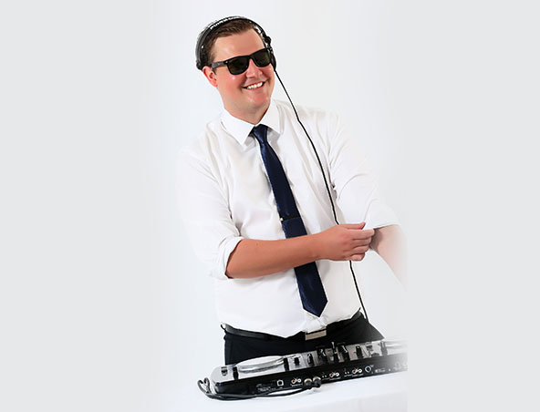 Wedding DJ James - Melbourne Djs - Disc Jockey