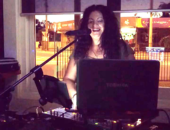 Perth DJ Nikki